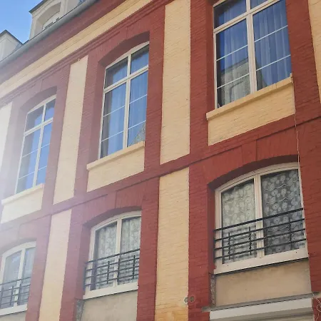 Au Coin Du Quai Entre Et Port De Plaisance *